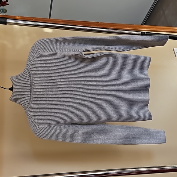 Gap Turtleneck - Picture 3 of 4